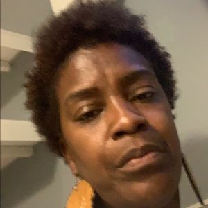 Meet your Posher, Juanita